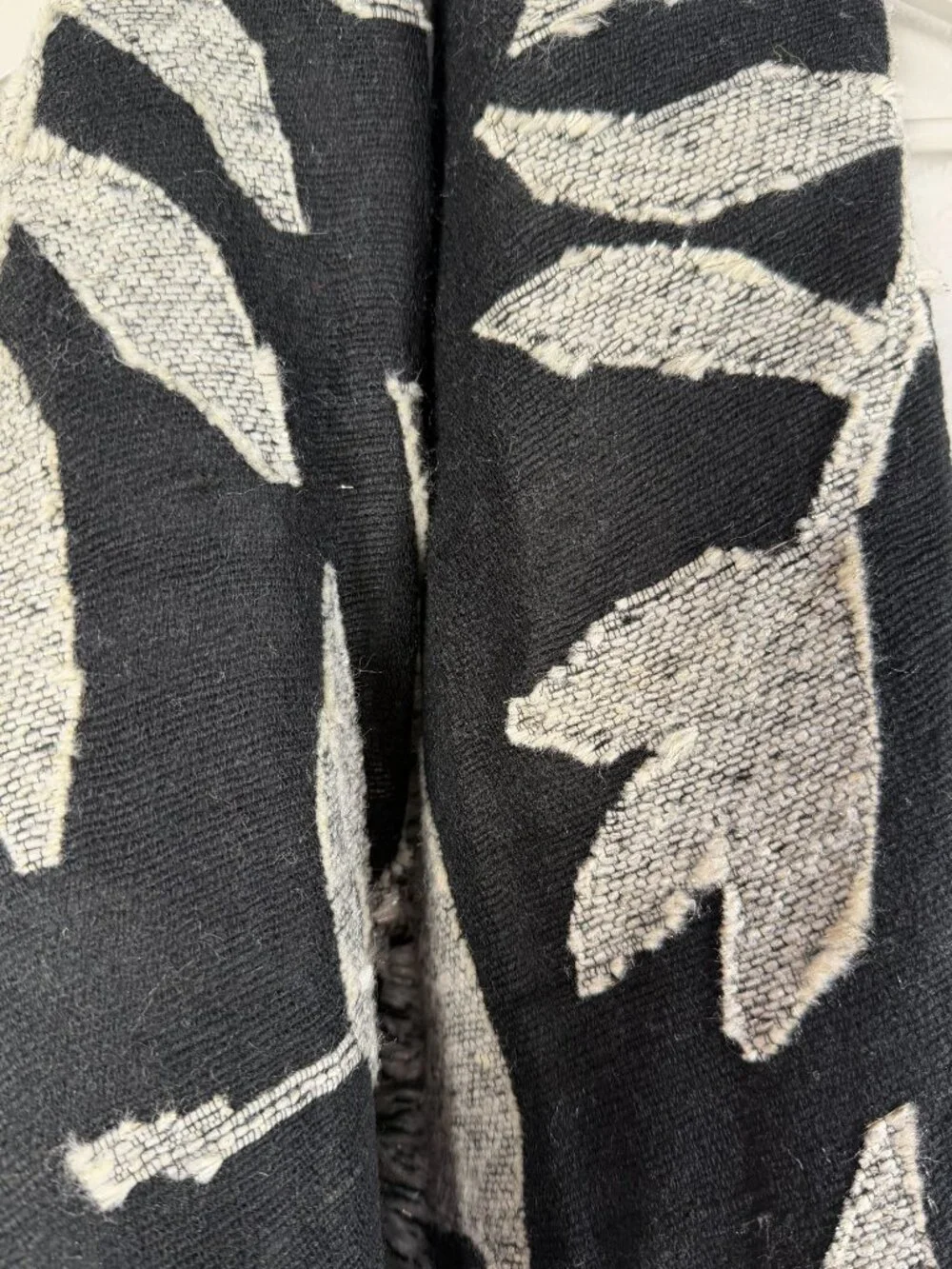 Lucky Brand Black White Botanical Leaf Scarf Metallic Fringe Wrap 74x26 Boho